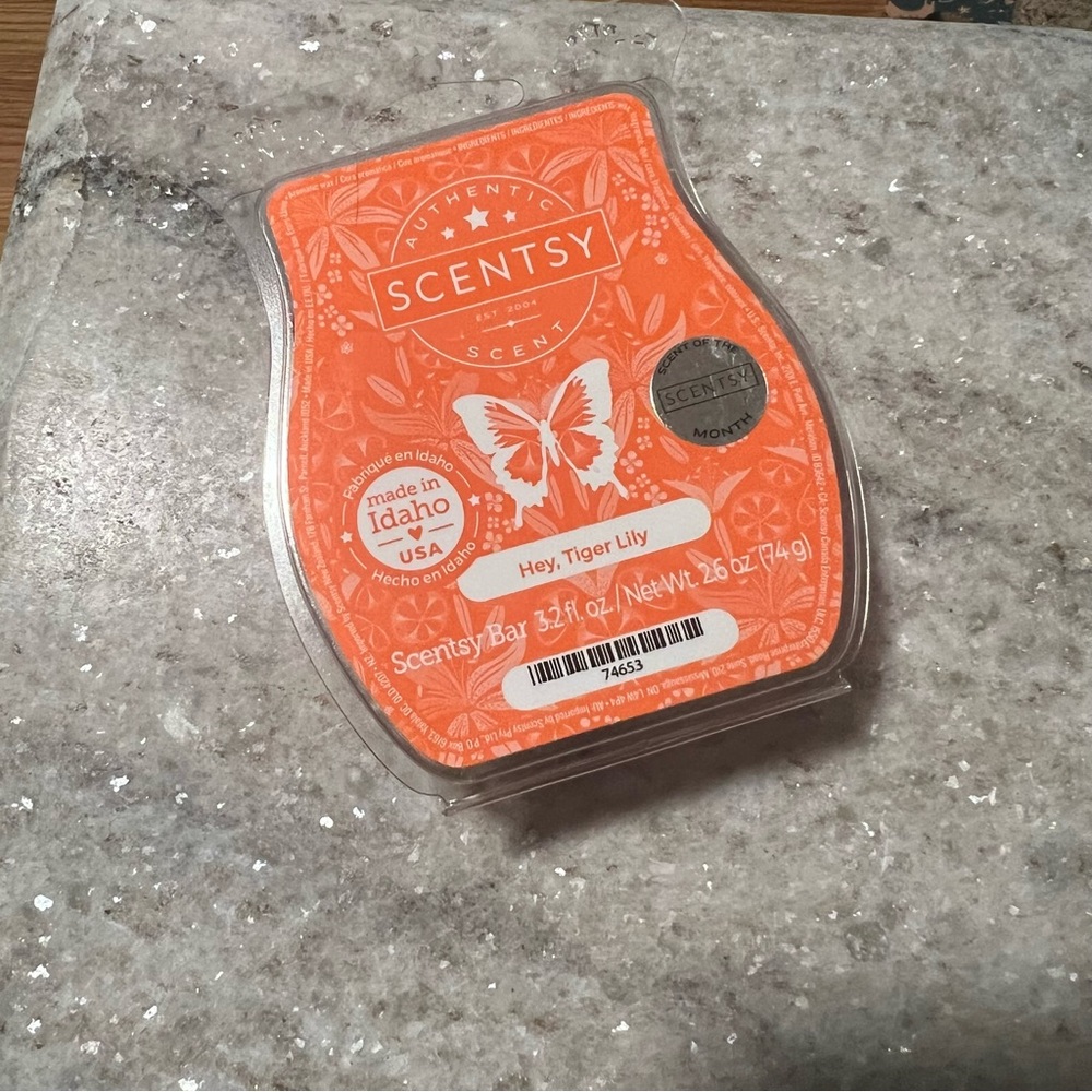 Scentsy Hey, Tiger Lily Scent Bar